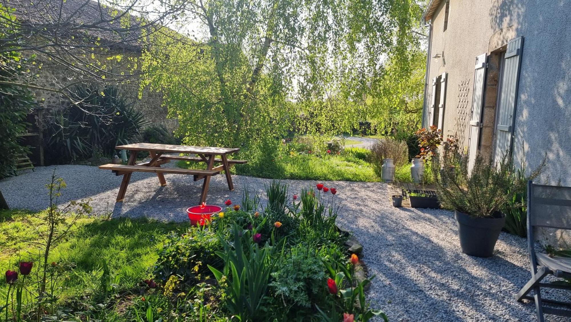Chambres Et Gite Dans Un Lieu Calme Et Champetre Gourge Les Grippeaux Proche Parthenay Eksteriør billede